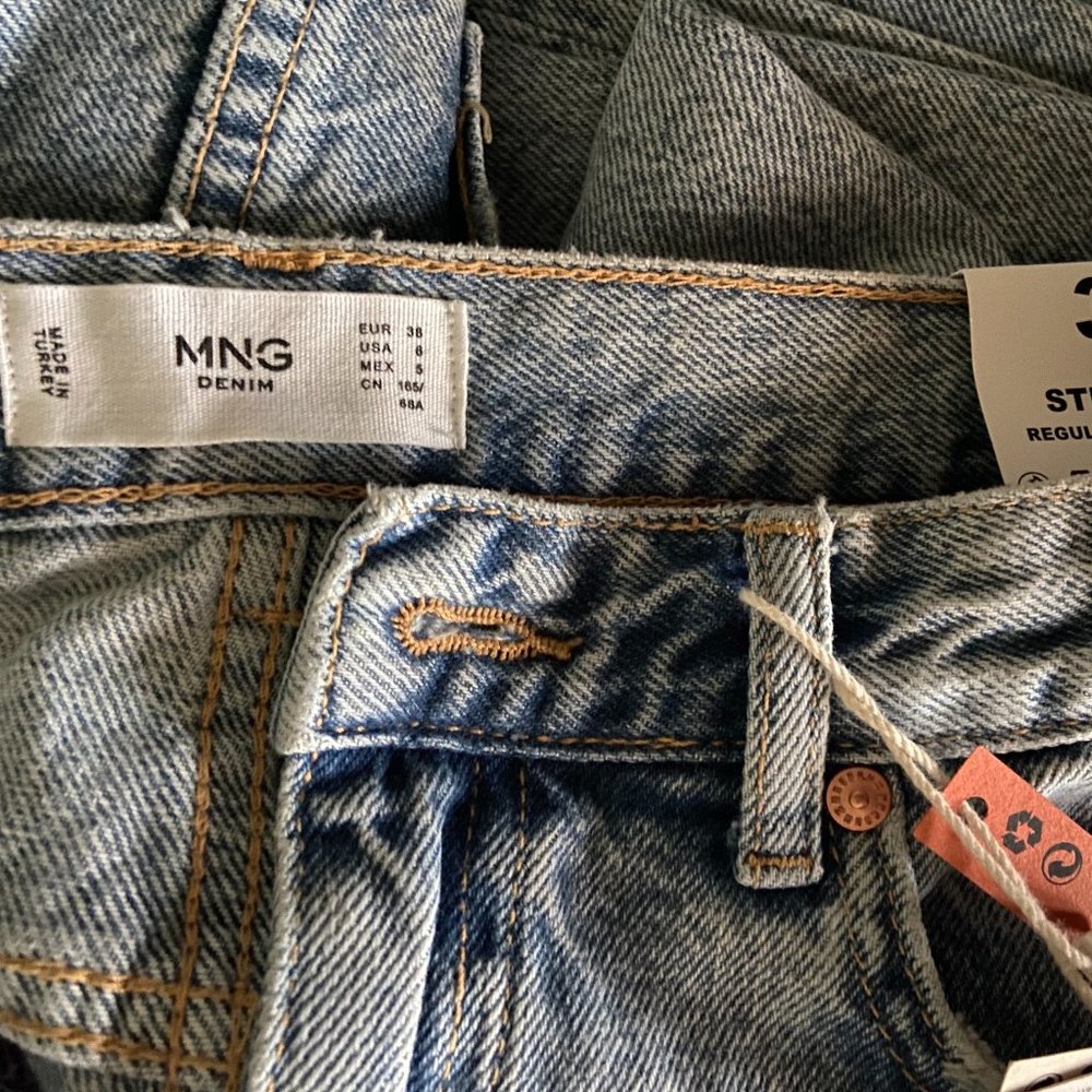 Mid-rise straight jeans